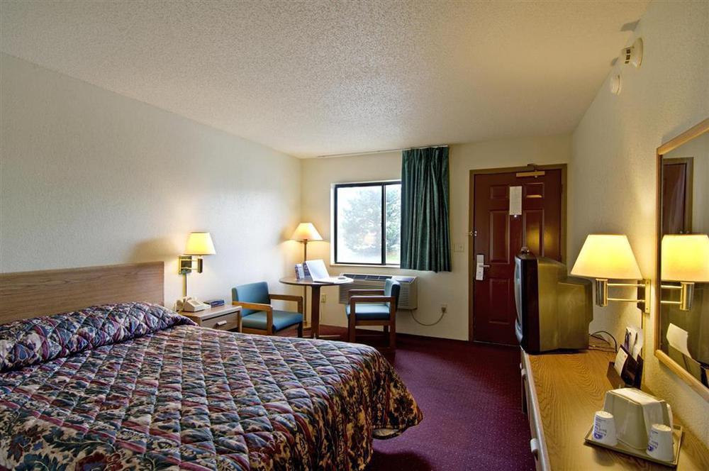 Quality Inn Streetsboro Oda fotoğraf